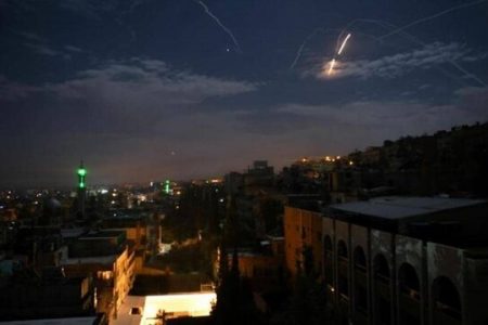مقابله پدافند هوایی ارتش سوریه با اهداف متخاصم در جنوب دمشق/شهادت ۳ نظامی
