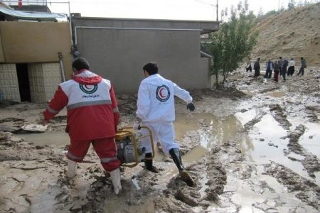 امداد رسانی به ۸۵ خانوار سیل زده در الیگودرز و ازنا