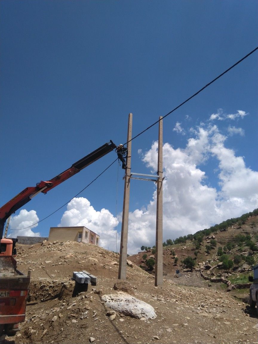 برق قطع شده ۷۸ روستا در کوهدشت وارد مدار شد