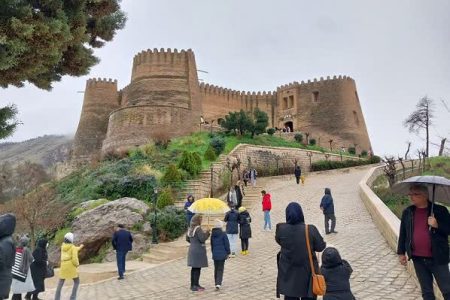 بازدید بیش از ۵۷۰ هزار گردشگر از جاذبه های طبیعی، تاریخی و فرهنگی لرستان