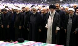 رهبر انقلاب بر پیکر شهدای خدمت نماز اقامه کردند