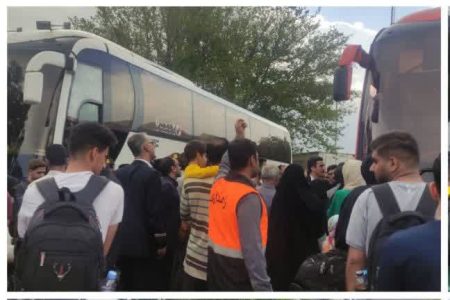 جابجایی بیش از ۱۰۰۰ مسافر در راه مانده قطار مسیر تهران_جنوب با ناوگان حمل‌ونقل عمومی لرستان