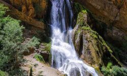 نجات معجزه آسای کودک یزدی بعد سقوط از آبشار آب سفید الیگودرز