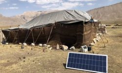 توزیع ۷۰۰ پنل خورشیدی بین عشایر لرستان