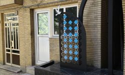 نصب یادمان شهدای خدمت در اداره کل نوسازی مدارس لرستان