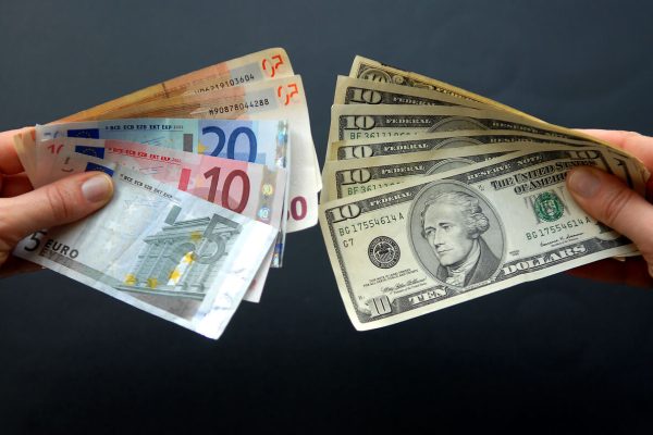 عدم بازگشت ۴.۷ میلیون یورو ارز صادراتی؛ ۲ متخلف در لرستان جریمه شدند