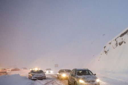 بارش برف و باران در جاده های لرستان