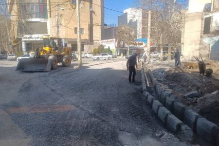 چهارراه رنگین کمان خرم آباد با عقب‌نشینی املاک مسیر گشایش یافت