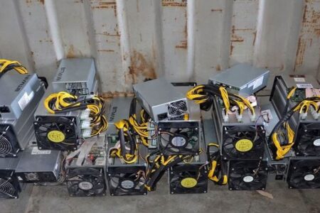 کشف و ضبط ۱۴ دستگاه ماینر در دورود