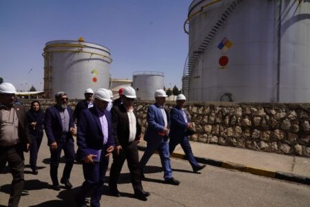 بازدید معاون انرژی سازمان پدافند غیرعامل کشور از تاسیسات انبار نفت خرم آباد