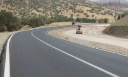 افزایش چهارخطه ها و رفع نقاط حادثه‌خیز در جاده های لرستان