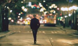 فرار از دورهمی‌های خانوادگی؛ راهی به‌سوی آرامش یا تنهایی