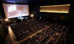 بلیط سینما «استقلال» خرم‌آباد برای اهداکنندگان خون نیم‌بها شد