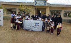 بیمه سلامت نامی آشنا در بین دانش آموزان منطقه محروم چگنی