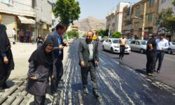 طوفان شهرداری خرم آباد در اجرای نهضت آسفالت از سطح شهر