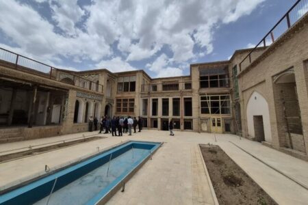 گردشگری و بوم‌گردی باید در لرستان توسعه یابد