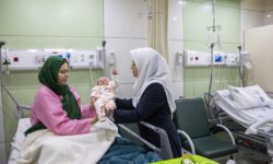 تغذیه با شیر مادر مرگ‌ومیر نوزادان را کاهش می‌دهد