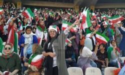 حضور بانوان فوتبال دوست در ورزشگاه تختی خرم‌آباد قطعی شد