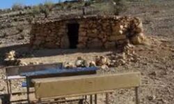 ۷۰ مدرسه سنگی لرستان در آستانه برچیده‌شدن