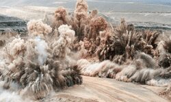 عملیات آتش‌باری در سد مخملکوه خرم‌آباد انجام می‌شود