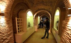 مهر تأیید بنیاد ایران‌شناسی بر دانشنامه جامع لرستان