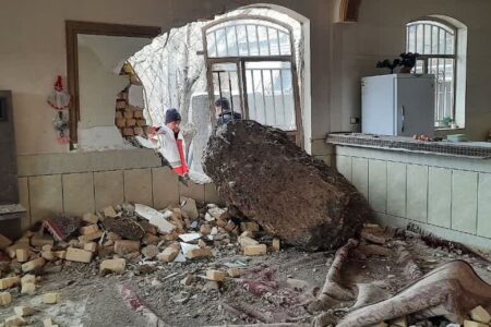 تخلیه ۱۱ خانه روستایی در الیگودرز در پی رانش زمین