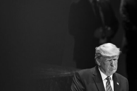 رئیس جمهور آمریکا، تهدید ثبات جهانی است