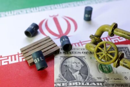 زمین‌گیر در «تنگه»؛ «روزهای خوب اقتصاد آمریکا، به سر رسیده است»