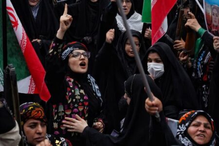 گلونی‌هایی به رنگ پرچم ایران؛ تجلی حماسه «دا» در قلب زاگرس