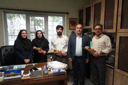 قدردانی مدیر و معاون مالی از تلاشگران روابط عمومی منطقه لرستان
