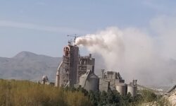 درخواست تعطیلی واحد ۳ سیمان دورود به دلیل تشدید آلودگی هوا